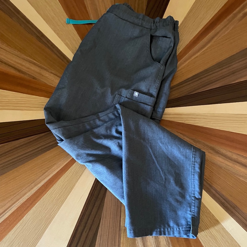 FIGS Yola™ Skinny Scrub Pants, Graphite, Women's L